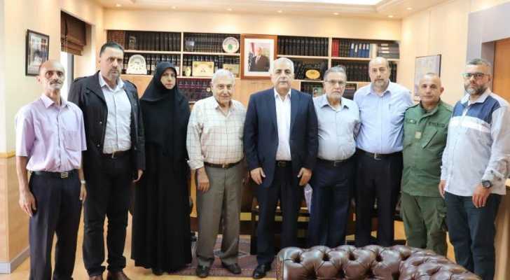 الصندوق الوطني للضمان الاجتماعي يبحث إخضاع عمال البلديات لفروعه الثلاثة