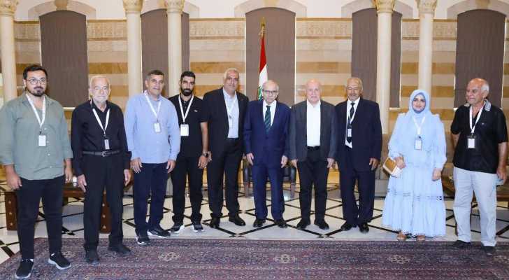 رئيس الحكومة يبحث مع بلدية فرون احتياجات البلدة وملفات العودة والخدمات الأساسية