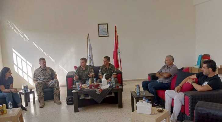بلدية جويا ترافق القوة الفنلندية في زيارة ميدانية للمدرسة الرسمية