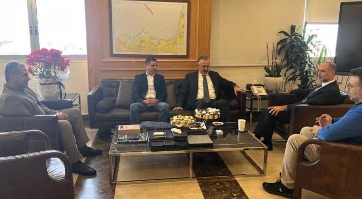 وزير الأشغال يبحث مع