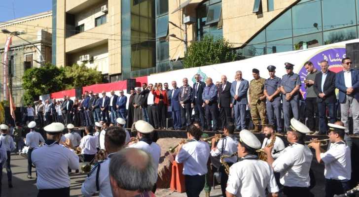 بلدية طرابلس تحتفل بالاستقلال بعرض كشفي مهيب ووضع إكليل على نصب الشهداء