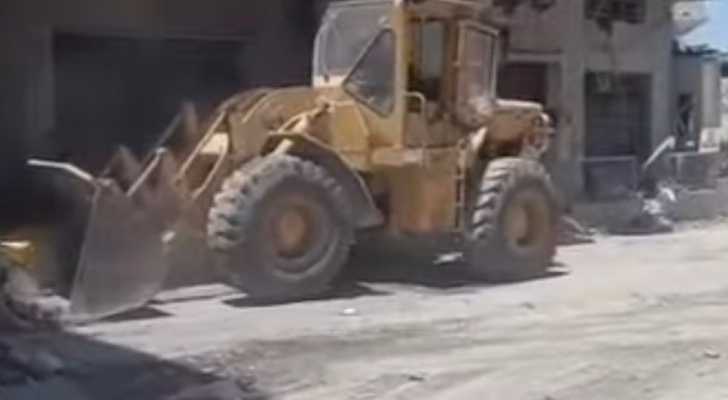 بلدية كفرصير تواصل رفع الردميات وتنظيف الطرقات لإعادة تأهيل البلدة