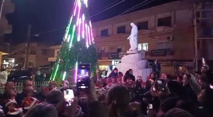 بلدية بعلبك تُضيء شجرة الميلاد في 