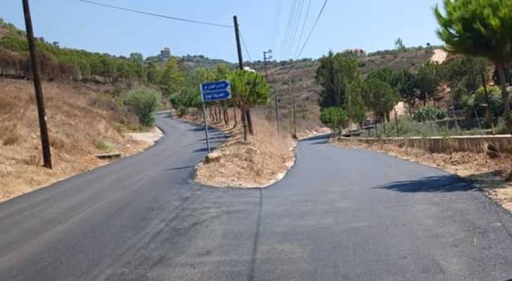 بلدية كفرفيلا : استكمال أعملال تعبيد الطرقات في البلدة
