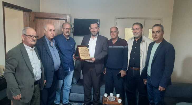 رابطة مخاتير غربي بعلبك تكرّم مسؤول العمل البلدي في منطقة البقاع