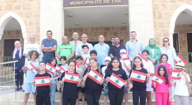بلدية صور تفتتح معرض «لأن صور تحب الحياة» على الكورنيش البحري الجنوبي