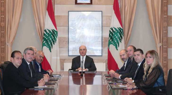 وزير الداخلية يبحث مع المحافظين أوضاع المناطق وعودة الأهالي إلى الجنوب والضاحية الجنوبية