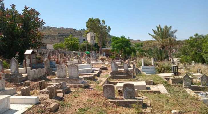 كفرفيلا تتحضّر لعيد الأضحى .. تنظيف الجبانة بمبادرة بلدية وأهليّة