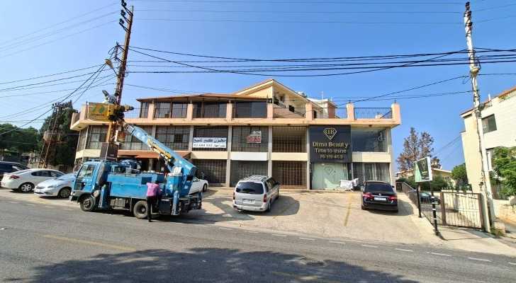 بلدية ددّة تباشر بتنفيذ مشروع إنارة الطرقات الرئيسية