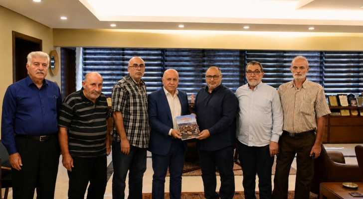 بلدية رشاف تبحث احتياجات البلدة مع رئيس مجلس الجنوب