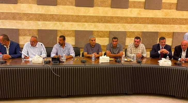 رئيس بلدية ميس الجبل يطالب بتسريع التعافي وإعادة الإعمار خلال لقاء بلدي موسع