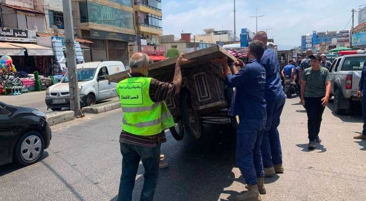 بلدية برج البراجنة تزيل التعديات عن الشوارع والأرصفة في الأوزاعي