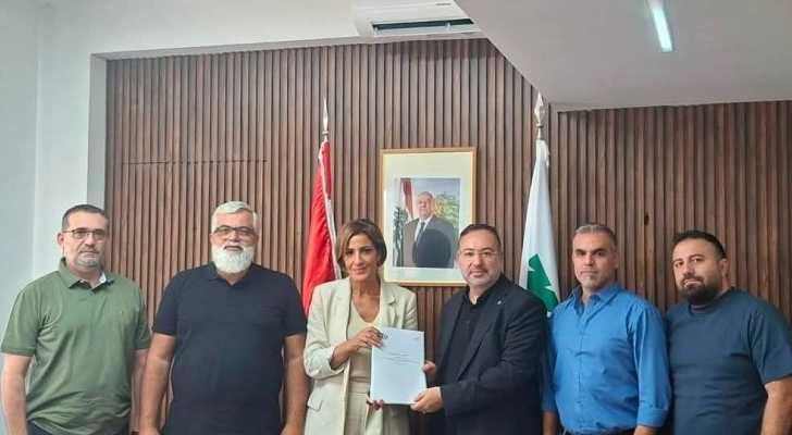 وزيرة البيئة تبحث مع بلدية بنت جبيل توثيق أضرار العدوان وتداعياتها البيئية والعمرانية