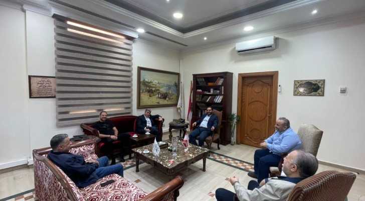 رئيس بلدية الغبيري يبحث مع وفد من حركة أمل الشؤون البلدية والتنسيق المشترك