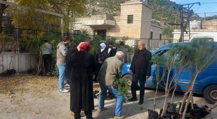 بلدية عرمتى توزع 500 غرسة على الأهالي كهبة من 