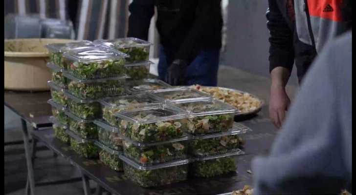 مبادرة لإعداد وجبات إفطار وسحور للنازحين في بيروت خلال شهر رمضان