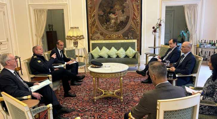 وزير الداخلية يعقد لقاءات مع عدد من المسؤولين الفرنسيين لتعزيز التعاون الثنائي