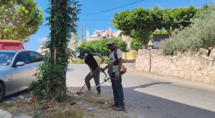 بلدية جبشيت تواصل حملة النظافة في أحياء البلدة