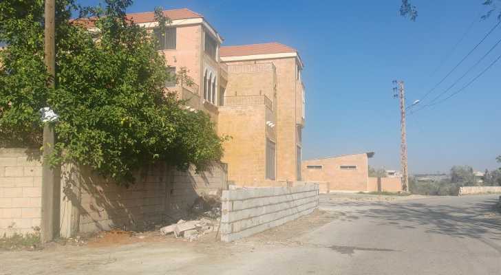 بلدية العباسية تشكر فاعل خير على تقديمه عقارًا دعماً لمشروع طريق بدياس - العباسية