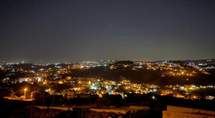 بمساعدة الاهالي .. بلدية السلطانية تنجز المرحلة الأولى من مشروع إنارة الطرقات