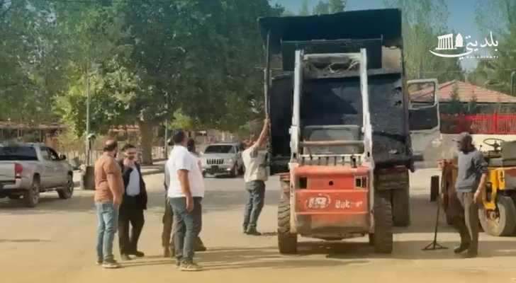 بلدية بعلبك تبدأ بأعمال صيانة الحفر في شوارع المدينة