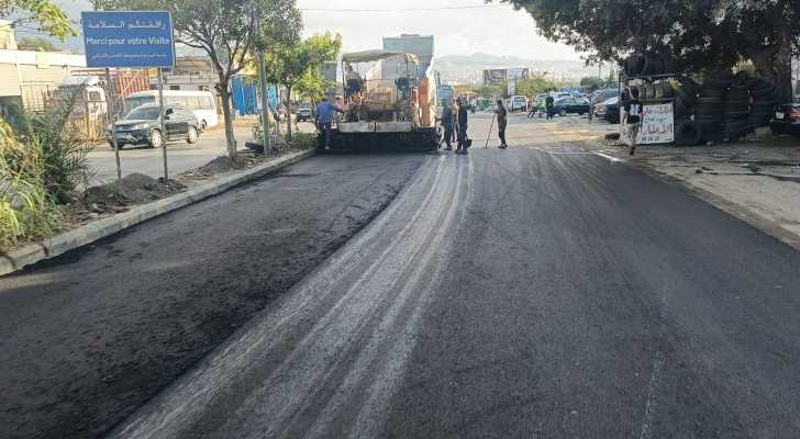 اتحاد بلديات الضاحية الجنوبية يتابع تزفيت خط الأوزاعي باتجاه خلدة