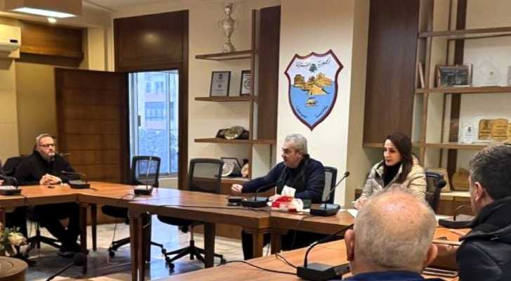 اللجنة الاجتماعية في بلدية صيدا تلتقي وفداً من مخاتير المدينة 