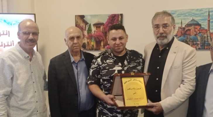 رابطة مخاتير غربي بعلبك تزور مفرزة سير يعلبك وتقدّم دروع تكريمية