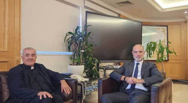 رئيس بلدية جدرا يبحث مع وزير الأشغال ملفات إنمائية وخدماتية تخص البلدة