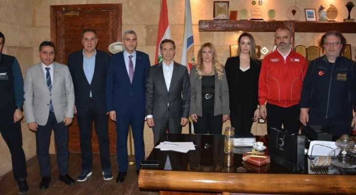 بلدية طرابلس تتابع ملف إيواء المتضرّرين… وعرض تركي بتأمين 100 بيت جاهز
