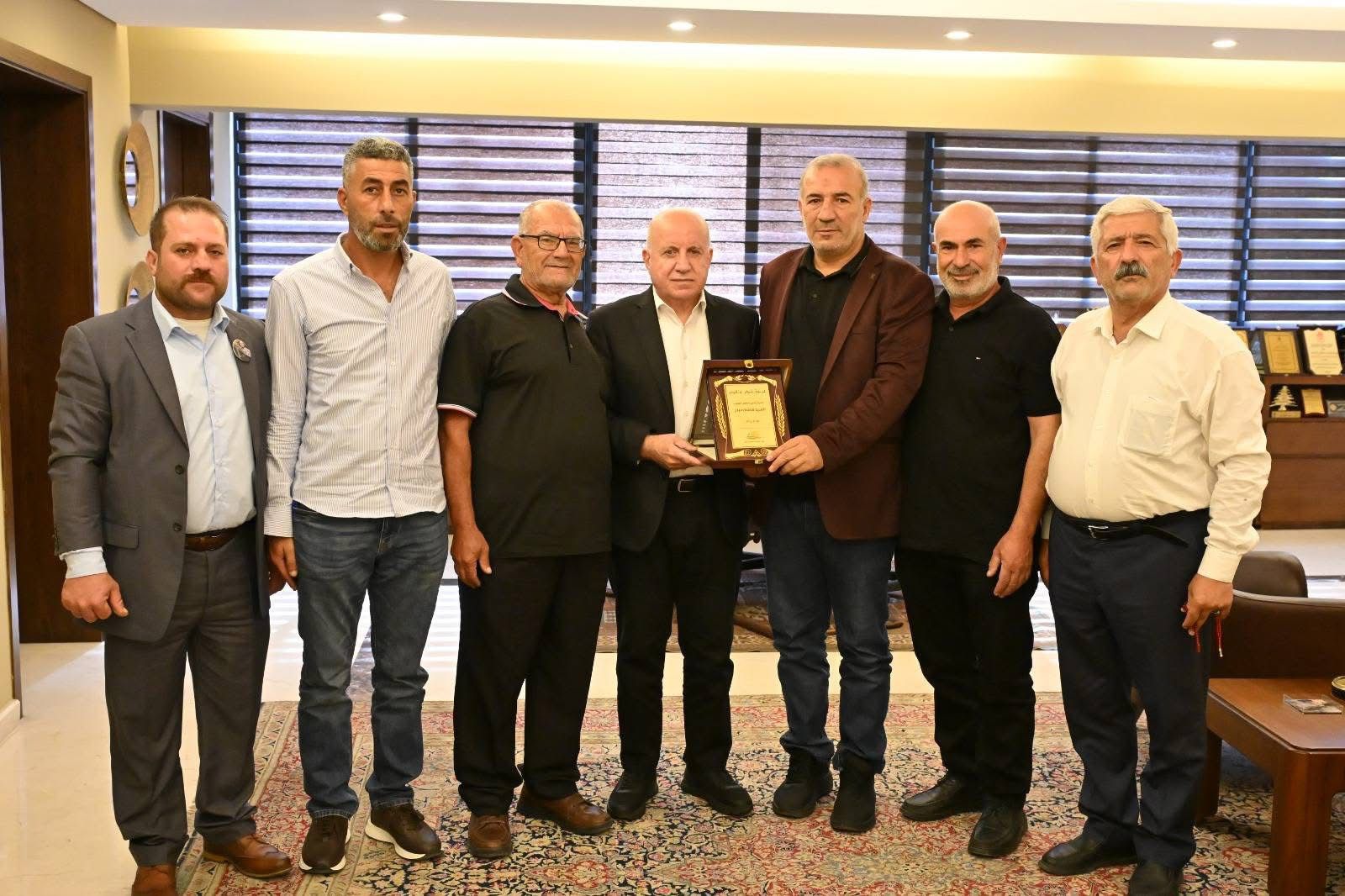 وفد من بلدية الشعيتيّة ومالكية الساحل يزور رئيس مجلس الجنوب