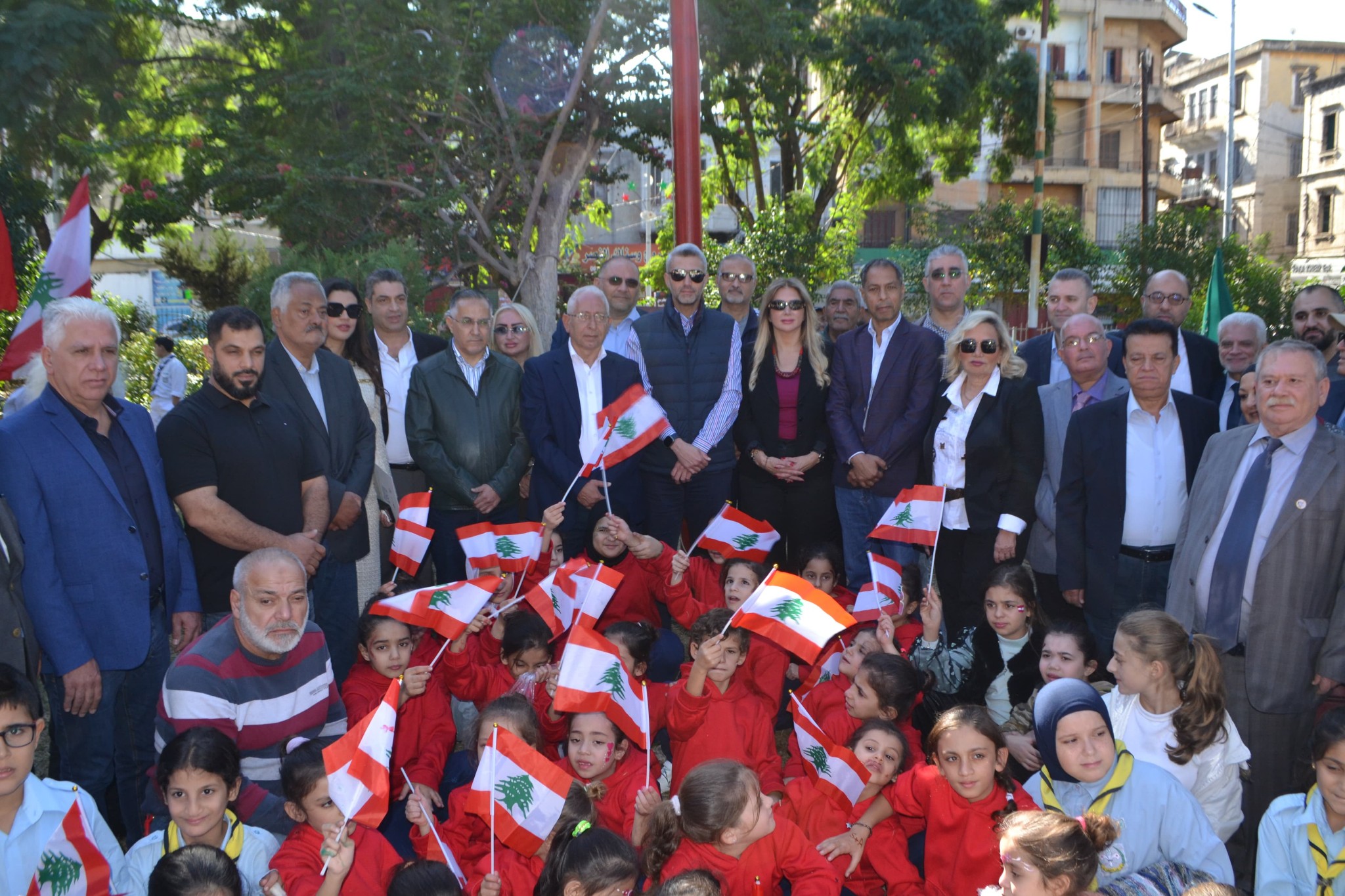 بلدية طرابلس تشارك بالاحتفال الوطني لرفع العلم اللبناني في حديقة عبد الناصر